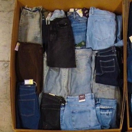 👖Target Jeans & Denim Wholesale Liquidation Pallet #6230 (300 units) - Image 9