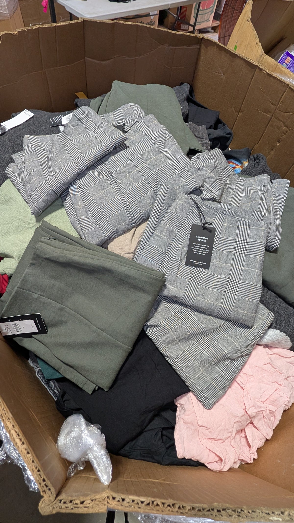 The Ultimate Reseller Clothing Mix – 500-Unit Pallet