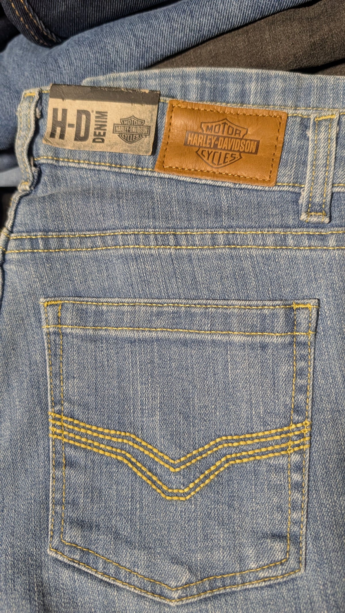 Women’s Brand-Name Denim Liquidation Closeout Pallet (300 Units)