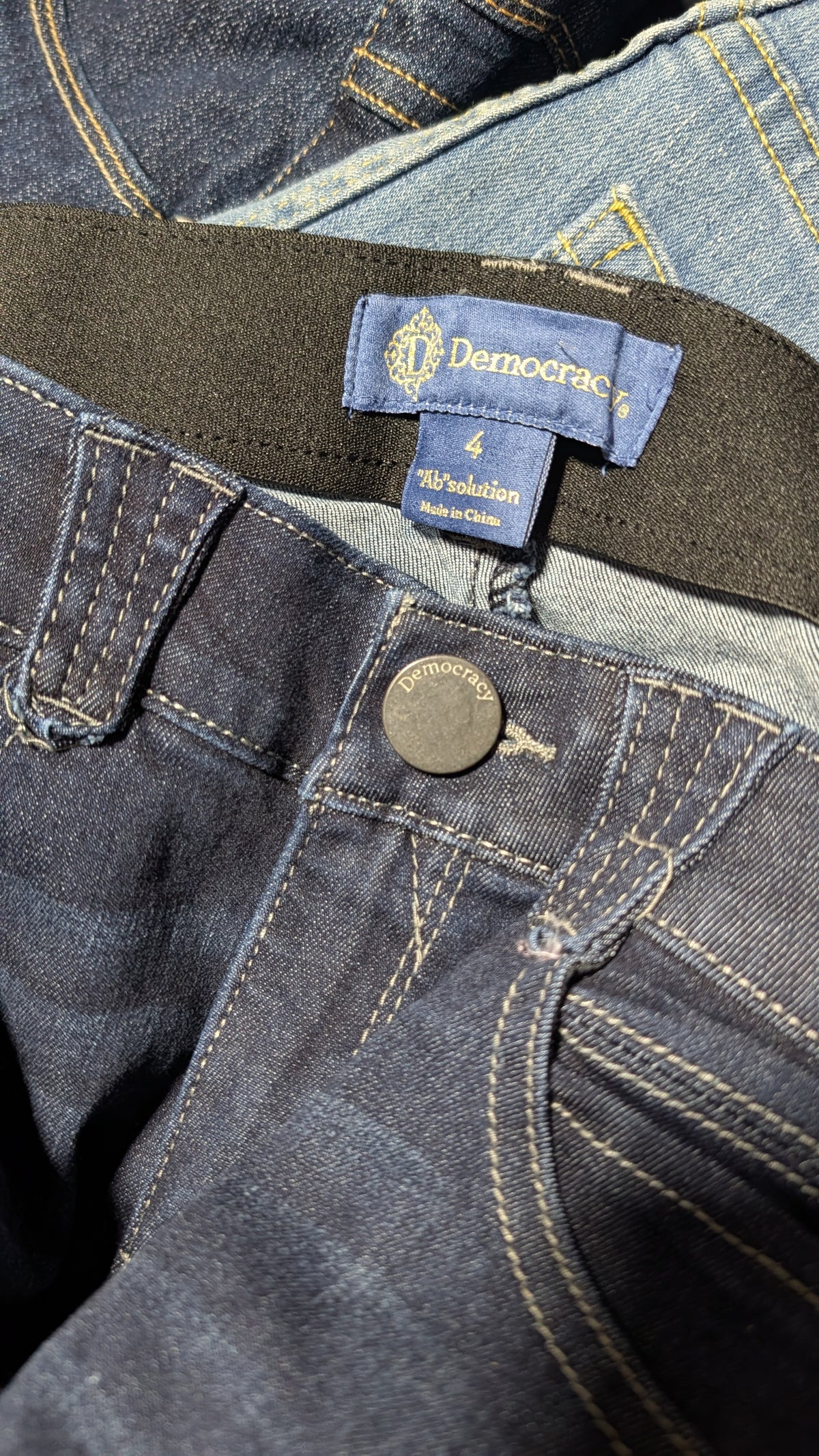 Women’s Brand-Name Denim Liquidation Closeout Pallet (300 Units)