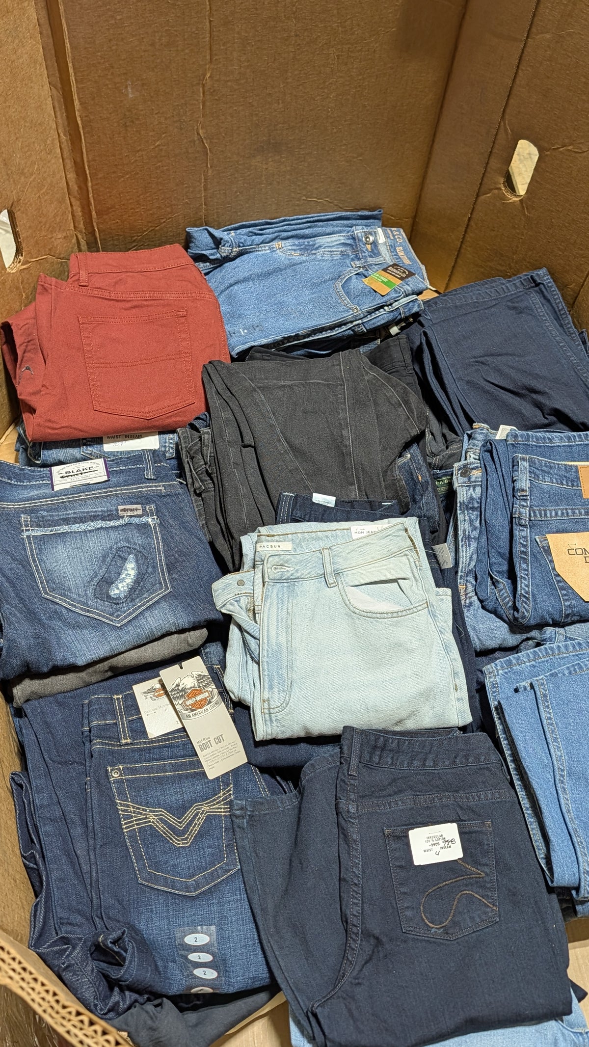 Women’s Brand-Name Denim Liquidation Closeout Pallet (300 Units)