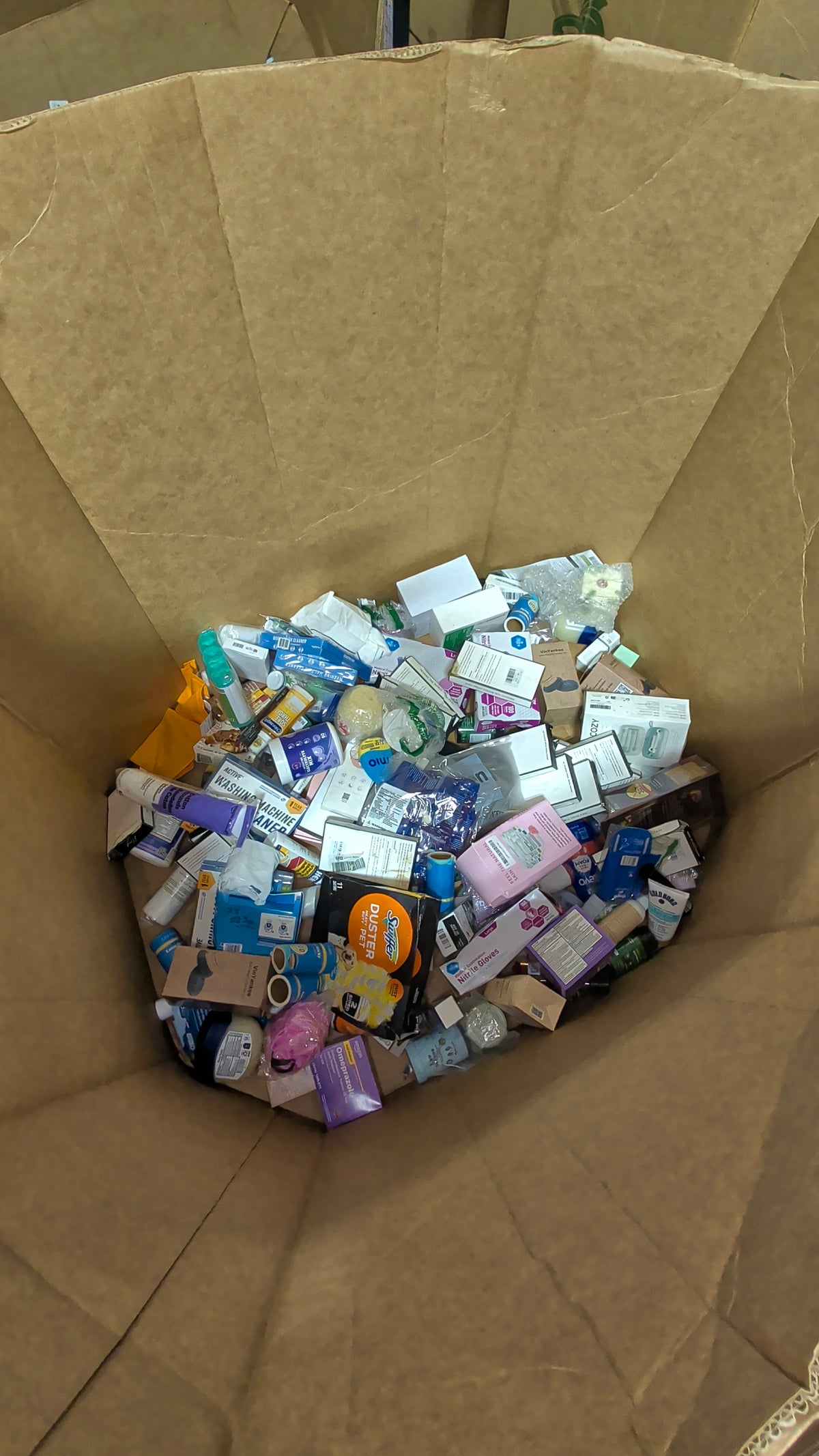 Amazon Raw HBA &amp; Personal Care Liquidation Pallet (1300 Units)