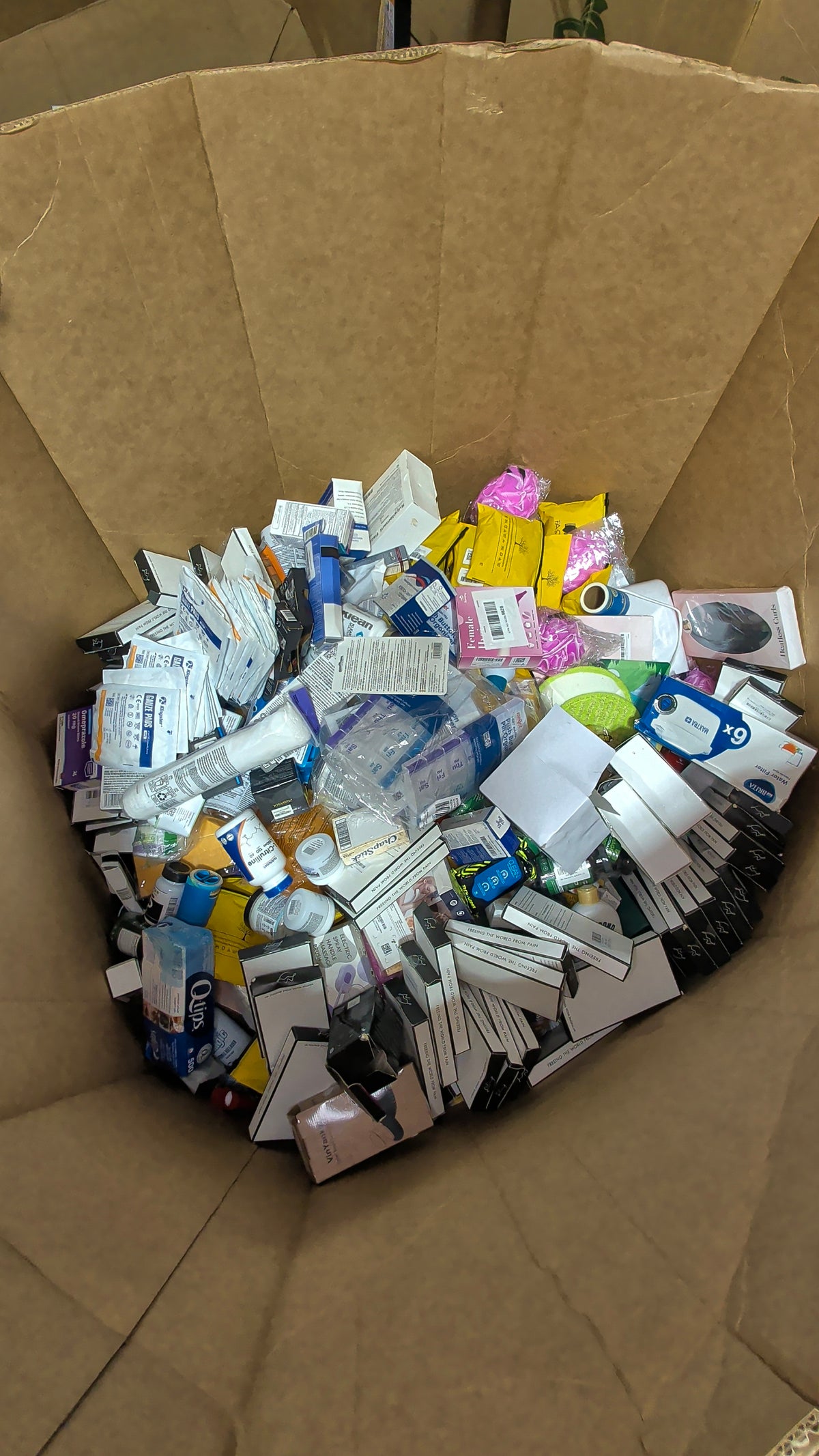 Amazon Raw HBA &amp; Personal Care Liquidation Pallet (1300 Units)