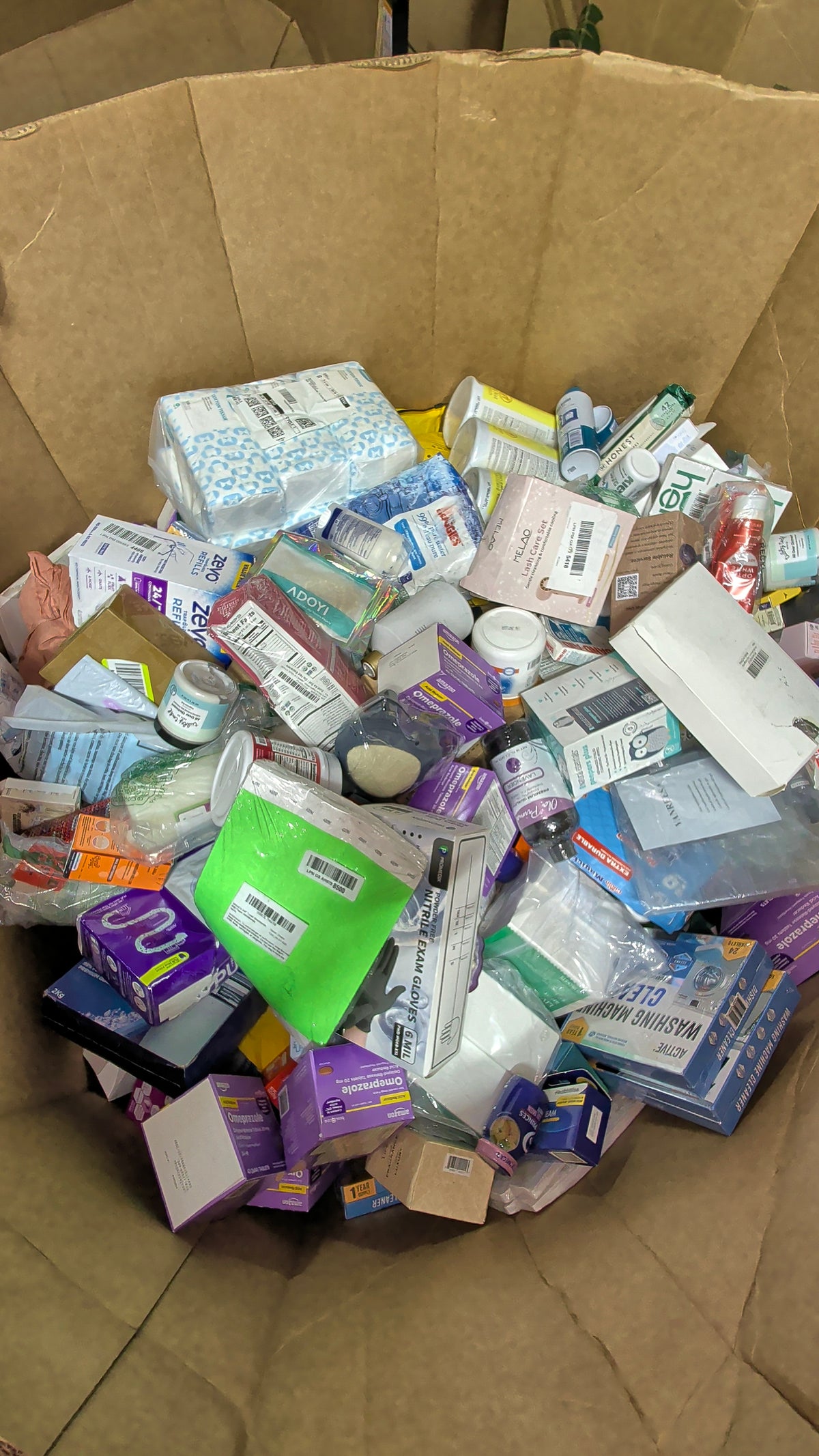 Amazon Raw HBA &amp; Personal Care Liquidation Pallet (1300 Units)