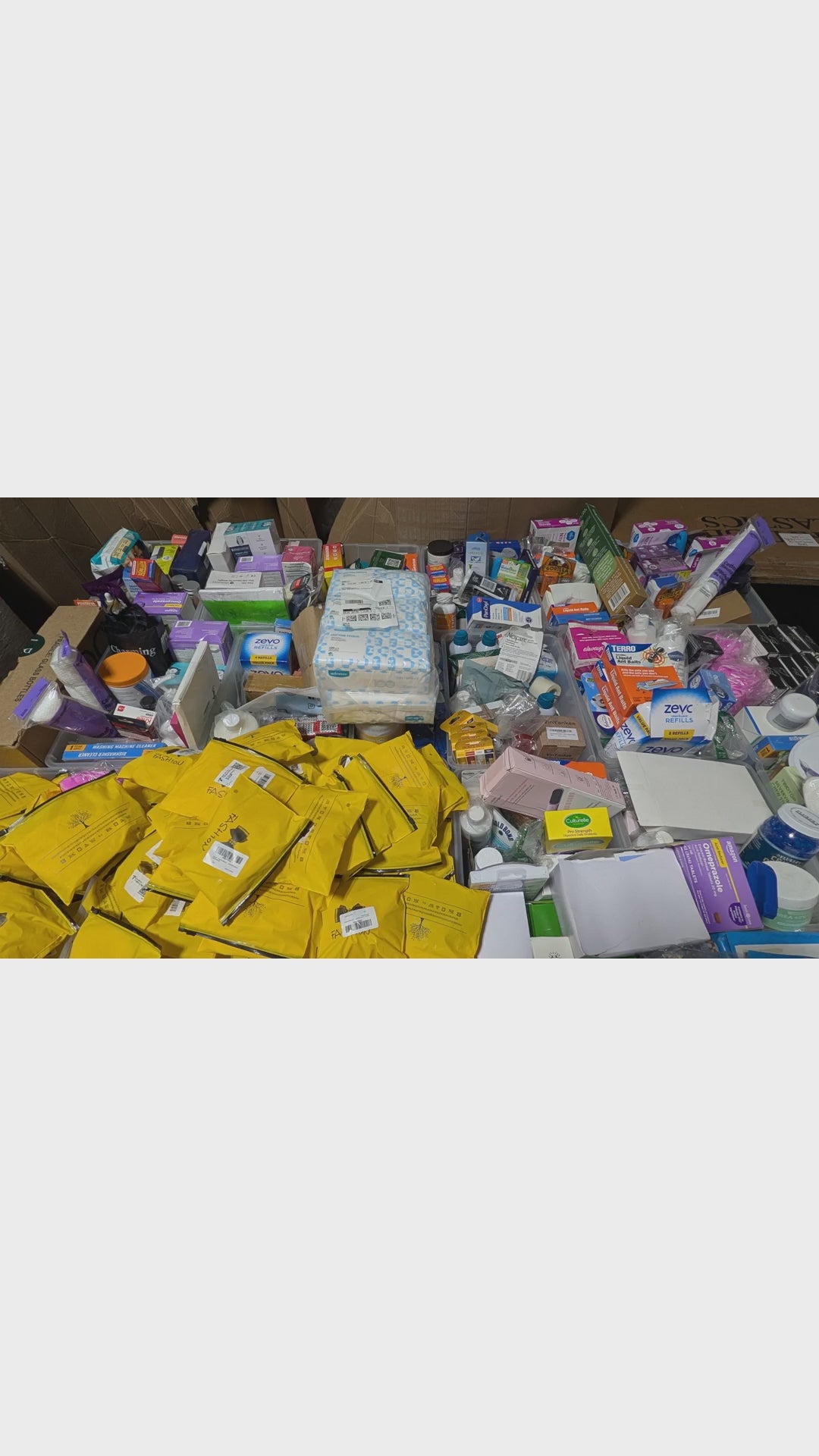 Load video: Amazon Raw HBA &amp; Personal Care Liquidation Pallet (1300 Units)